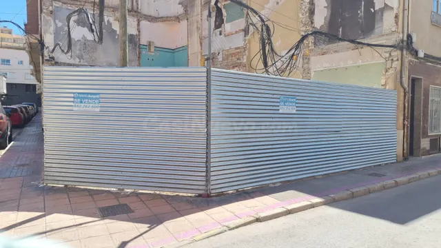 EN VENTA SOLAR EN ESQUINA EN ELDA ZONA PADRE MANJÓN — 3