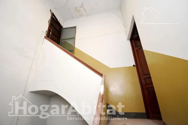 AMPLIA CASA CON 2 TERRAZAS CERCA DEL CENTRO — 44