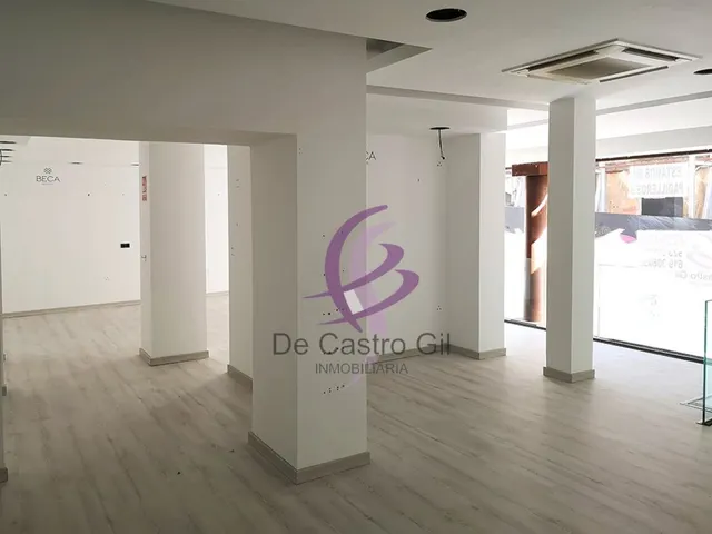 LOCAL COMERCIAL DE 400 METROS CON GRAN ESCAPARATE A 100 METROS DE PLAZA MAYOR — 5