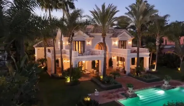 Chalet 8 habitaciones 1957m² en venta - Marbella — 2