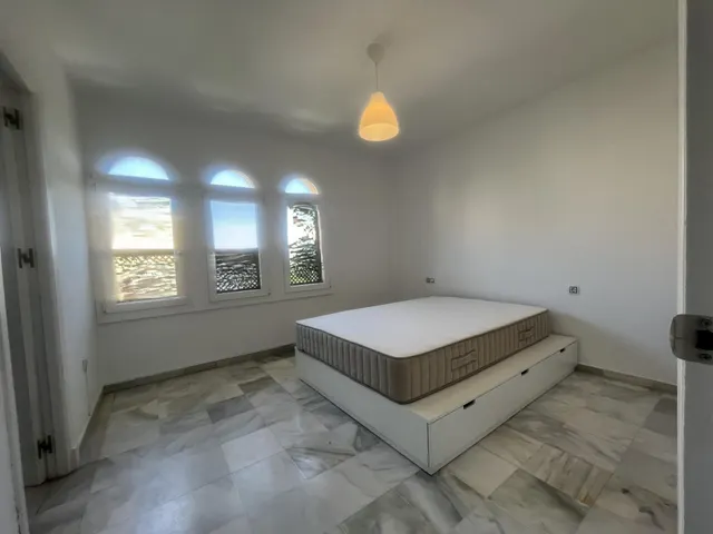 ESPECTACULAR PISO DE 5 DORMITORIOS EN LA MEJOR ZONA DEL PUERTO DE SANTA MARIA — 43