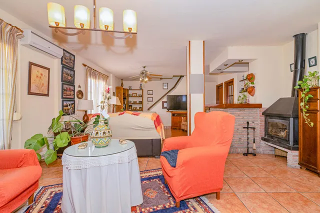 AMPLIA VIVIENDA EN CHAUCHINA CON PISCINA — 19
