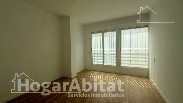 ¡OPORTUNIDAD! REFORMADO Y EXTERIOR CON ASCENSOR EN EL CENTRO — 16