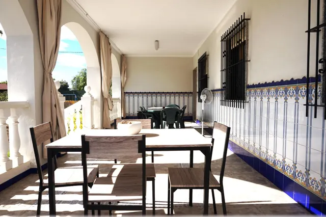 OPORTUNIDAD CHALET URBANO CON PISCINA EN LA GALIA — 10