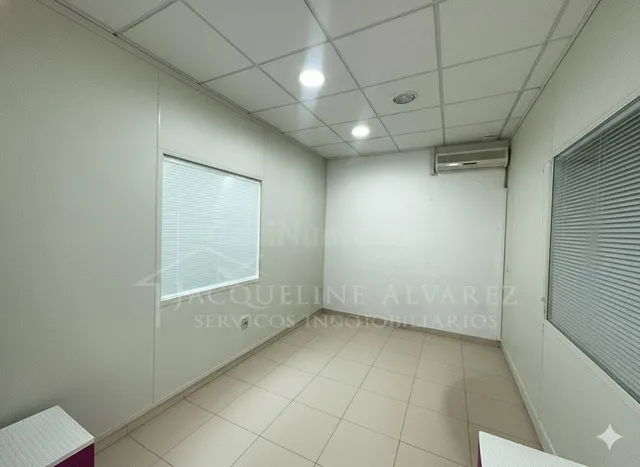 LOCAL COMERCIAL CON CAMBIO DE USO A VIVIENDA Y SEGREGACIÓN A - foto 5