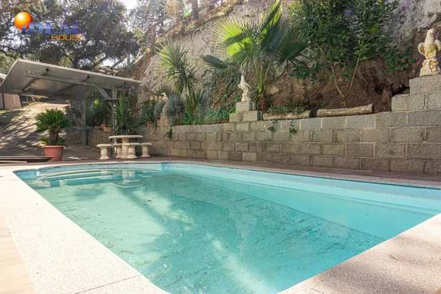 ESPECTACULAR CASA CON TERRENO EN LA SIERRA SUR — 28