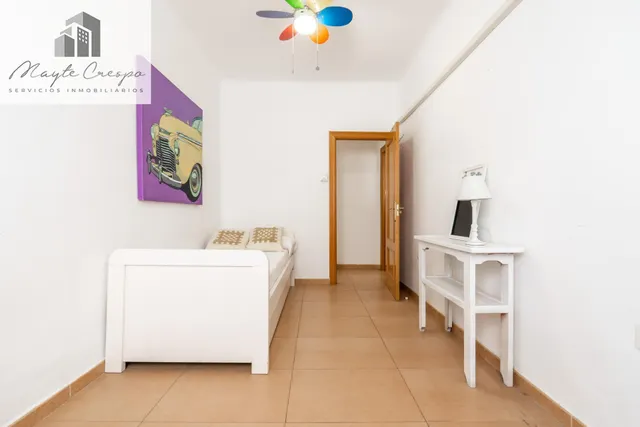 Piso de 87 m2 con 3 dormitorios en Pedro Antonio de Alarcón 27, junto a Recogidas — 23