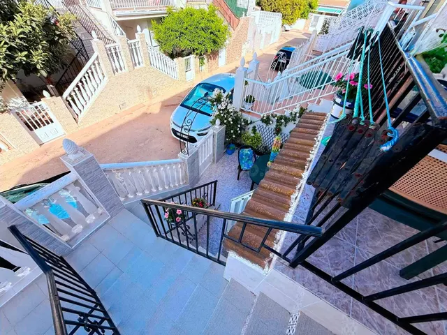 Piso ideal para vivir o invertir en Los Alcázares - foto 5