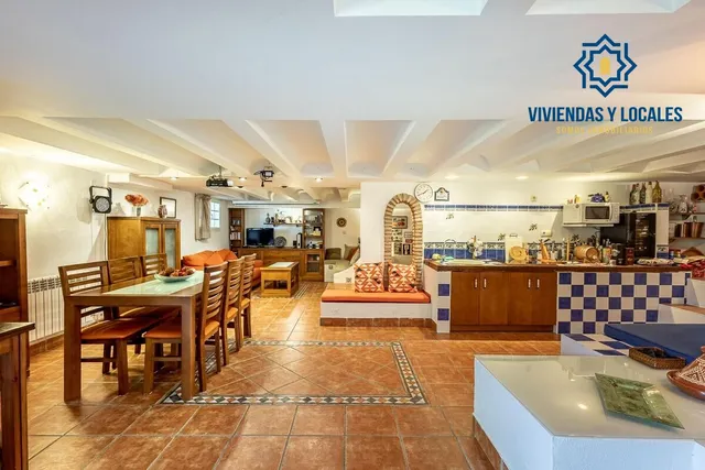CASA PAREADA EN LA ZUBIA CON PISCINA, ZONA DE BARBACOA Y JARDÍN — 37