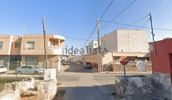 DÚPLEX OCUPADO POR PERSONA SIN JUSTO TÍTULO - foto 4