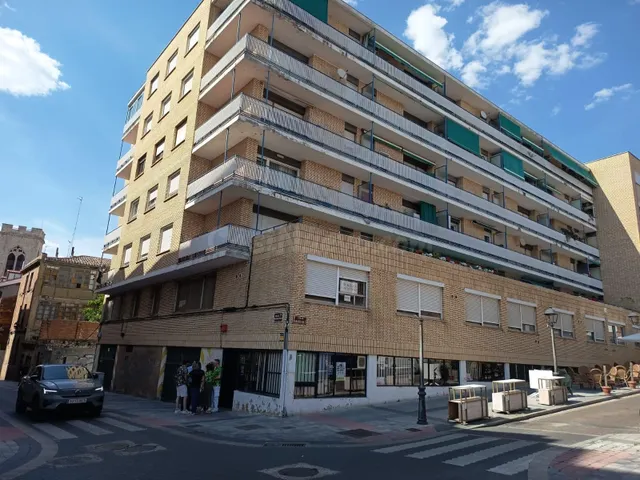 MONCASA ALQUILA Varias oficinas en edificio céntrico - foto 3