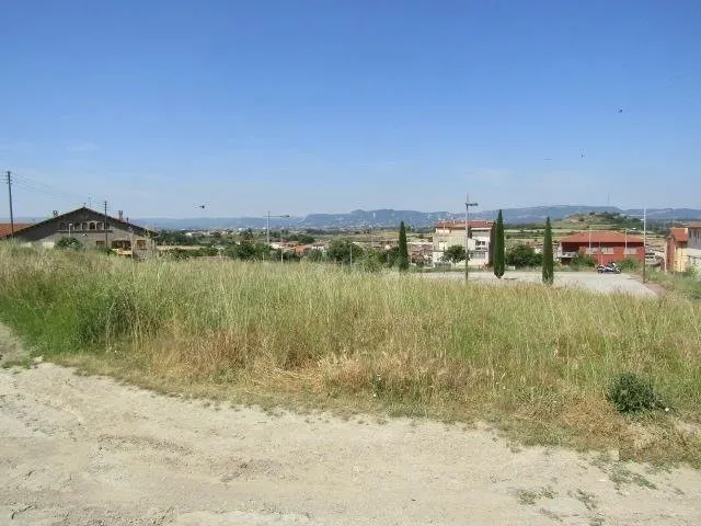 Solar en venda - Roda de Ter - Zona Esquerda - foto 4