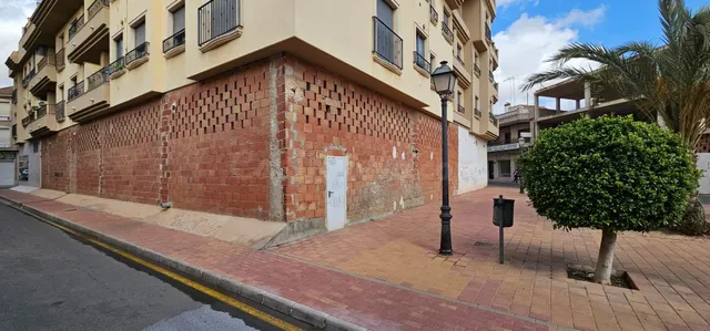 BAJO COMERCIAL EN UBICACIÓN PRIVILEGIADA EN EL CENTRO DE SAN