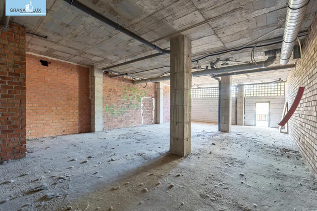 Local comercial en el Campus de la Salud — 12