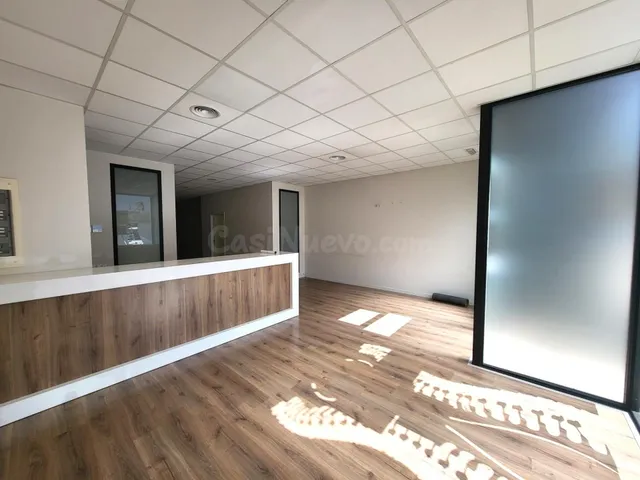 Amplio Local Comercial Reformado en el Almaig, Ontinyent
