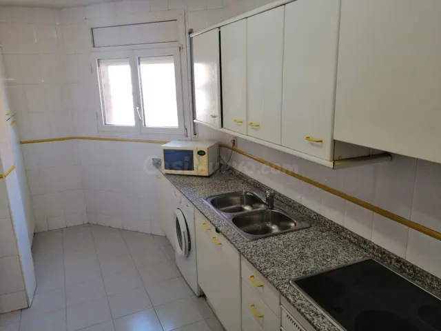 Acogedor Piso en Balafia, Lleida - Ideal para tu Nueva Vida - foto 4