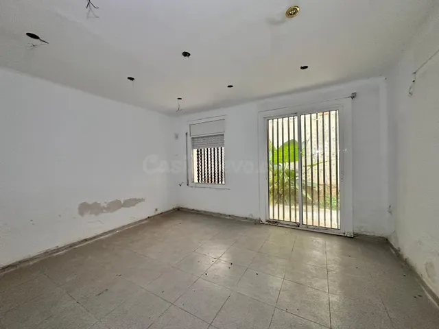 SE VENDE PISO EN CAMBRILS, ZONA PORT - foto 2