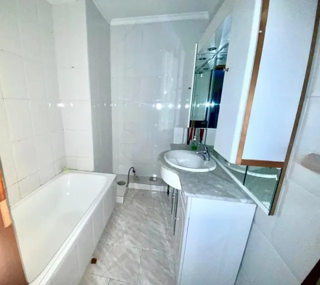 Piso en Travesia de Vigo para reformar — 13