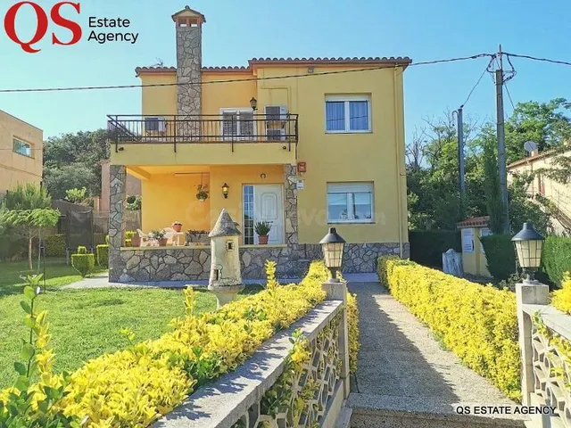 Casa con jardín en Medinyà, Sant Julià de Ramis - foto 4