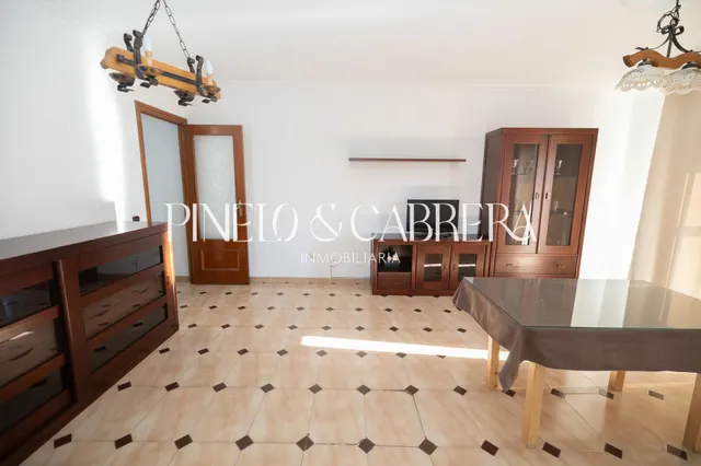 Piso en venta con terraza y ascensor en calle madrid — 27
