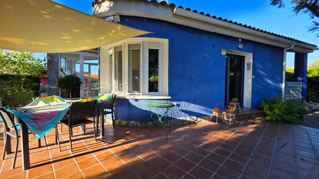 Chalet con piscina en Eurovillas — 6