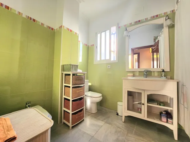 IMPRESIONANTE CASA EN CENTRO DE ALCALA DE UNA SOLA PLANTA CON LOCAL COMERCIAL Y GARAJE. — 27