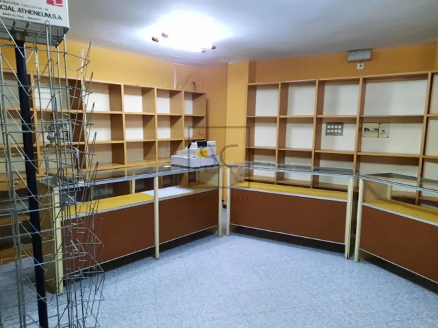 LOCAL COMERCIAL ACONDICIONADO EN ULTRAMAR, FERROL - foto 2