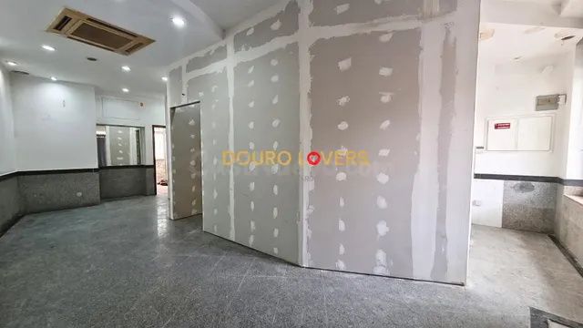 Local comercial 135m² en alquiler - Arcozelo - foto 2