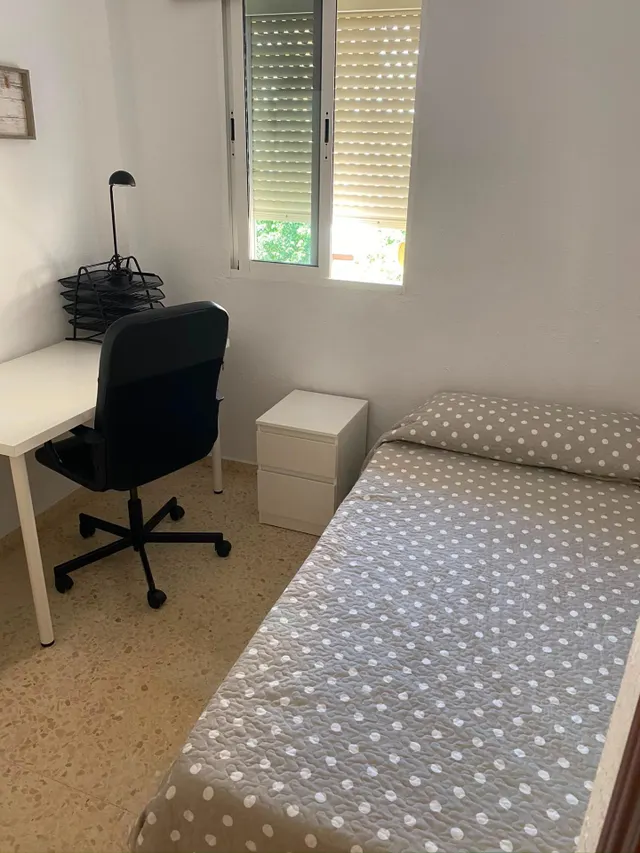 SE ALQUILA HABITACIÓN A ESTUDIANTE — 6
