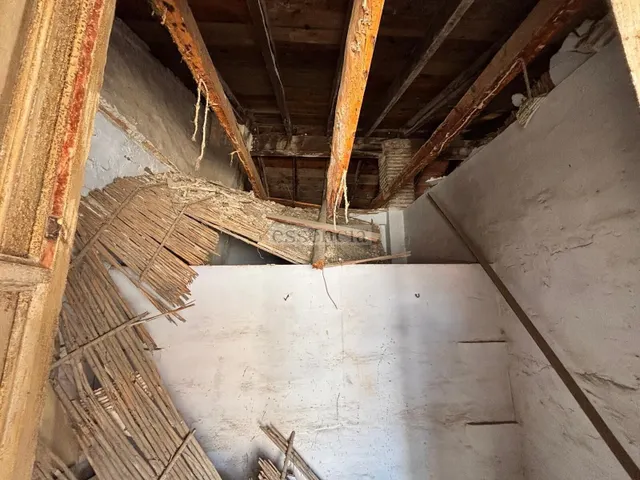 Casa en Almoines a reformar a su gusto en parcela de 242 m2 , en chaflán con patio. — 29