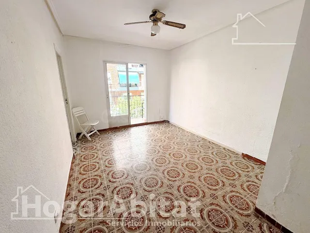 ACOGEDOR, EXTERIOR Y LUMINOSO CON BALCÓN, CERCA DE LA AV DEL - foto 4