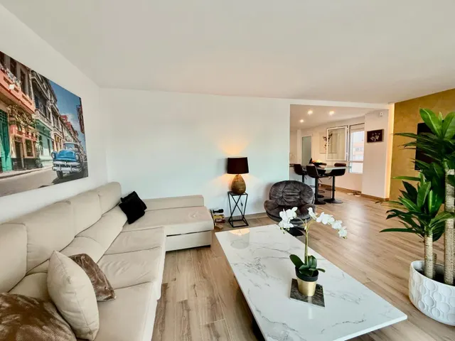 Apartamento reformado con vistas al mar, terraza y parking incluido en poniente, Benidorm — 8