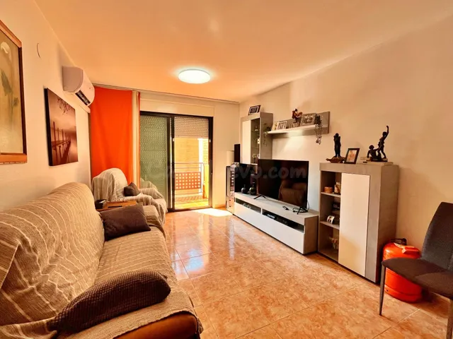 Piso de 4 habitaciones con terraza y ascensor en Ferreries - - foto 2