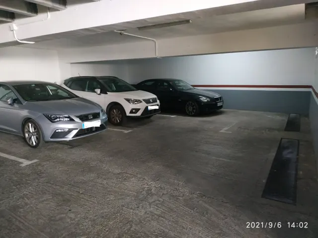 Pl grande! parking de fácil acceso — 19