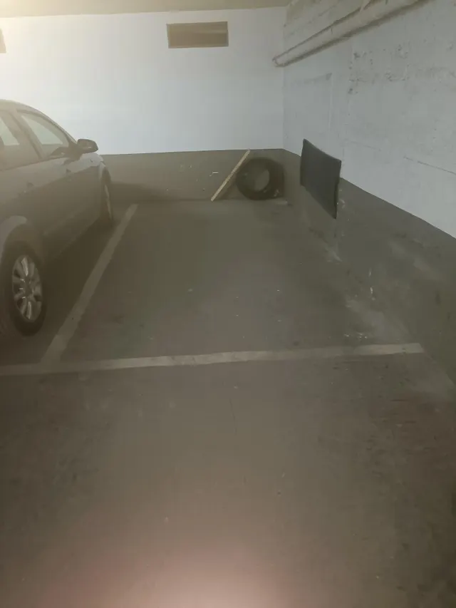 Garaje para coche pequeño + trastero de 9,30 m2 en San Basil - foto 2