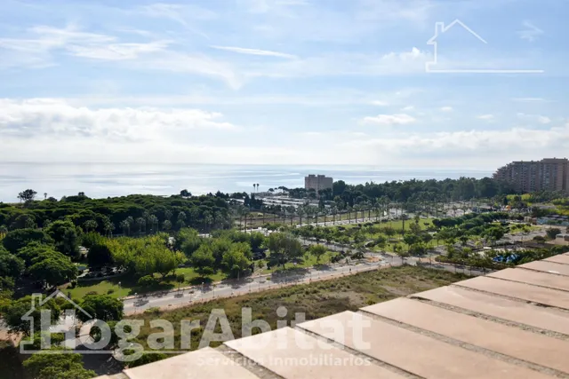 ¡Vistas al mar! Amplio, esquinero y alto en residencial con piscina, garaje y terraza — 40