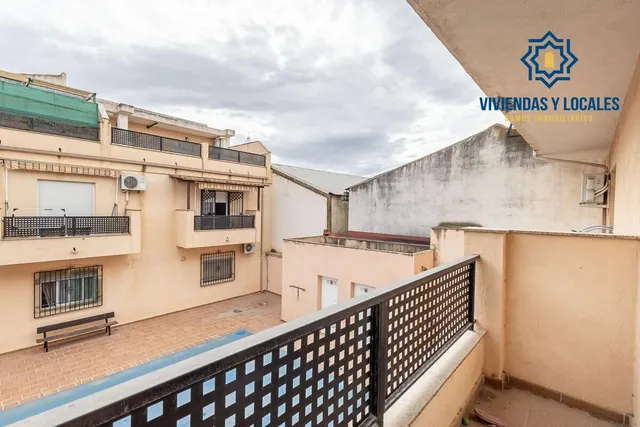 Piso en urbanización con piscina en Las Gabias — 20