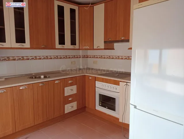 ATICO A ESTRENAR DE TRES DORMITORIOS Y DOS BAÑOS JUNTO A MER
