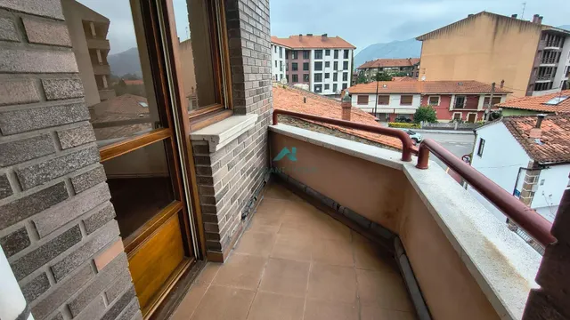 Se vende piso en Los Corrales de Buelna — 35