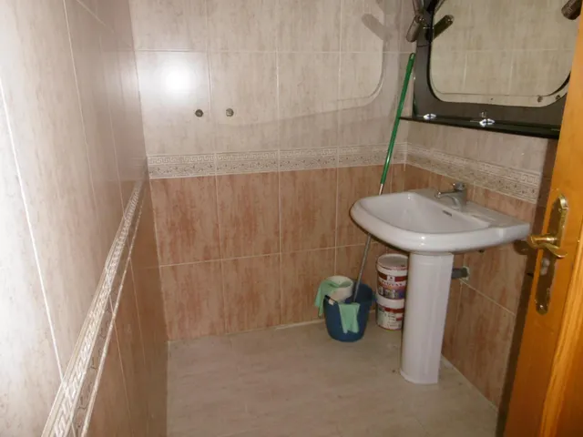 LOCAL COMERCIAL CON MUCHA FACHADA — 4