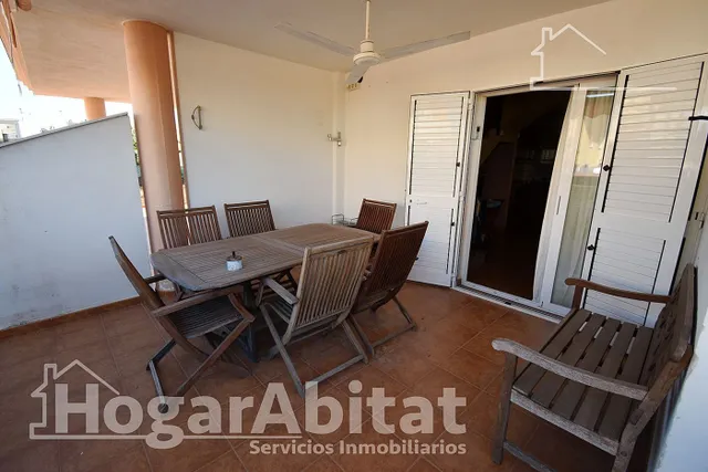 CHALET PAREADO CON TERRAZA Y GARAJE JUNTO A LA PLAYA — 11