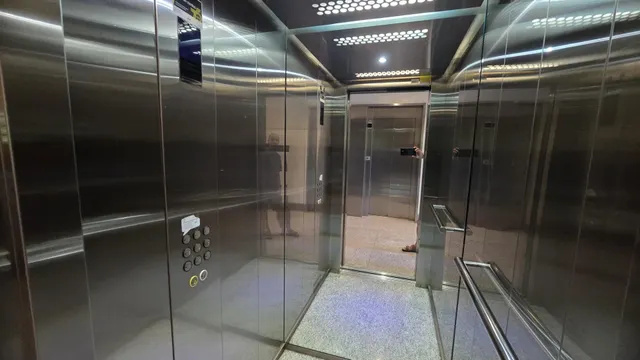 Piso con gran salón de 45 m2, garaje y trastero junto al Parque de Vioño — 47
