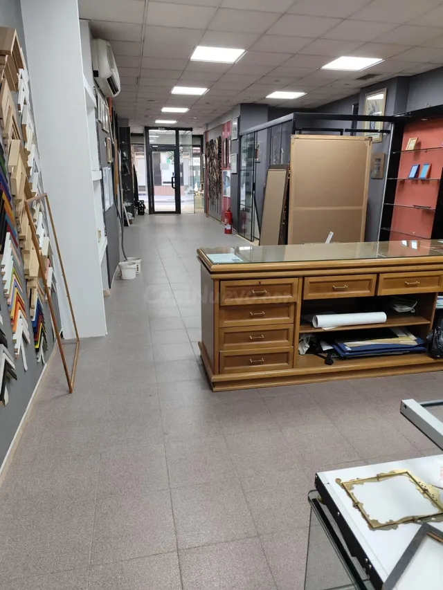 GRAN LOCAL COMERCIAL EN PLENO CENTRO DE CÓRDOBA – 219 m2 - foto 3