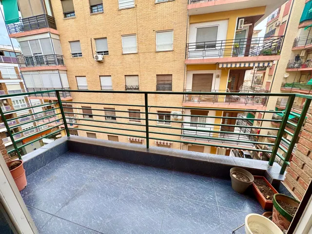 ESTUPENDA VIVIENDA EN EL CENTRO DE ORIHUELA CON BALCÓN, PREC - foto 3
