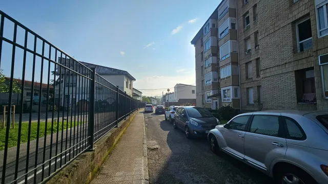 Tu hogar empieza aquí: 2 habitaciones y parking en Torrelavega — 11
