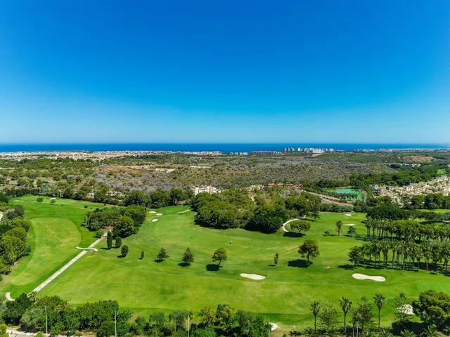 Bungalow en planta baja con amplio jardín privado y aparcamiento en Cabo Roig — 40