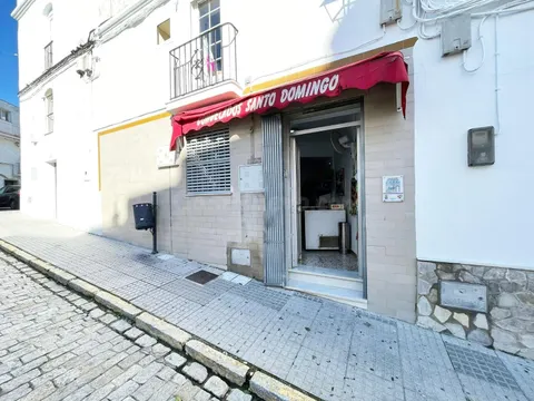Local comercial con inquilino en Plaza Santo Domingo.