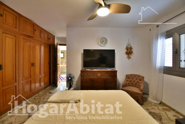 CHALET CON TERRAZA, GARAJE Y BARBACOA EN LA PLAYA DE GANDÍA — 28