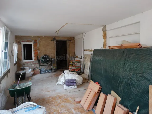 Piso para reformar a tu gusto - 3 dormitorios - 3 calles - Ventanas nuevas — 4