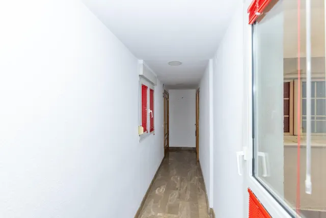 OFICINA DE  ALQUILER EN PLENO CENTRO DE GRANADA. — 20